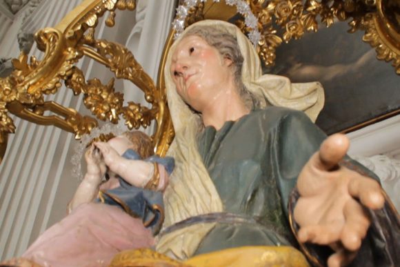 scultura lignea nella chiesa di santa Maria della verità