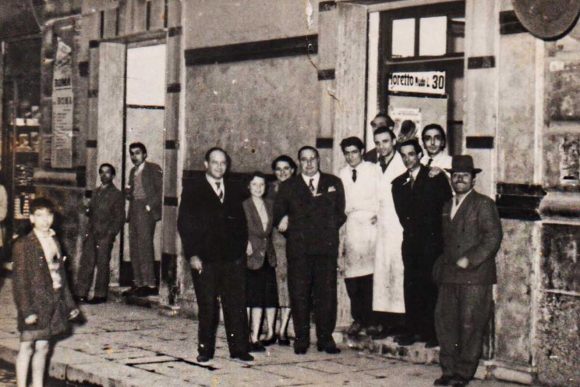 foto storica davanti alla gelateria al polo nord 1931